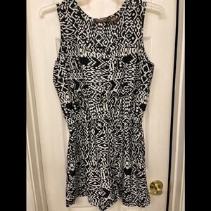 Speed control Lightweight Printed Sleeveless Black White Romper size Large